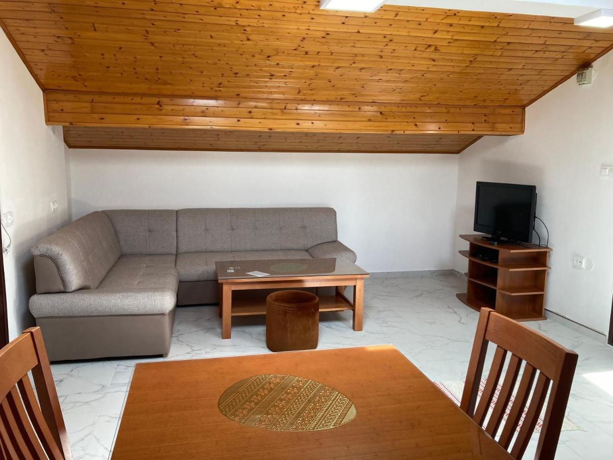 Apartments Hrnjic Умаг Екстериор снимка